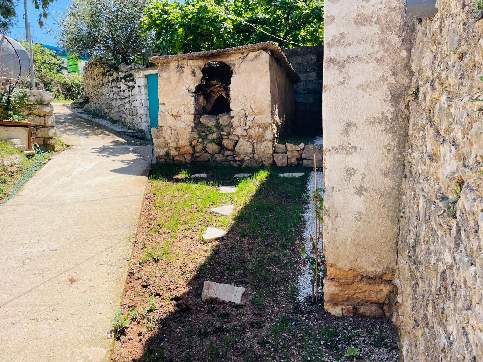 Guesthouse Near The Castle Of Himara Kültér fotó