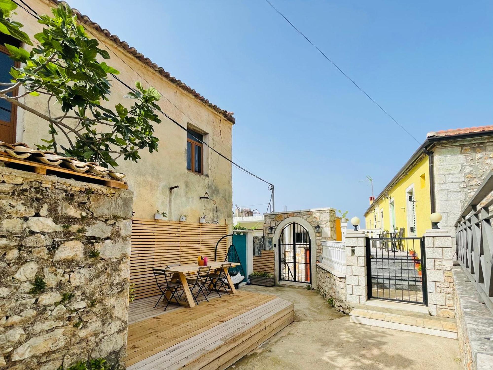 Guesthouse Near The Castle Of Himara Kültér fotó